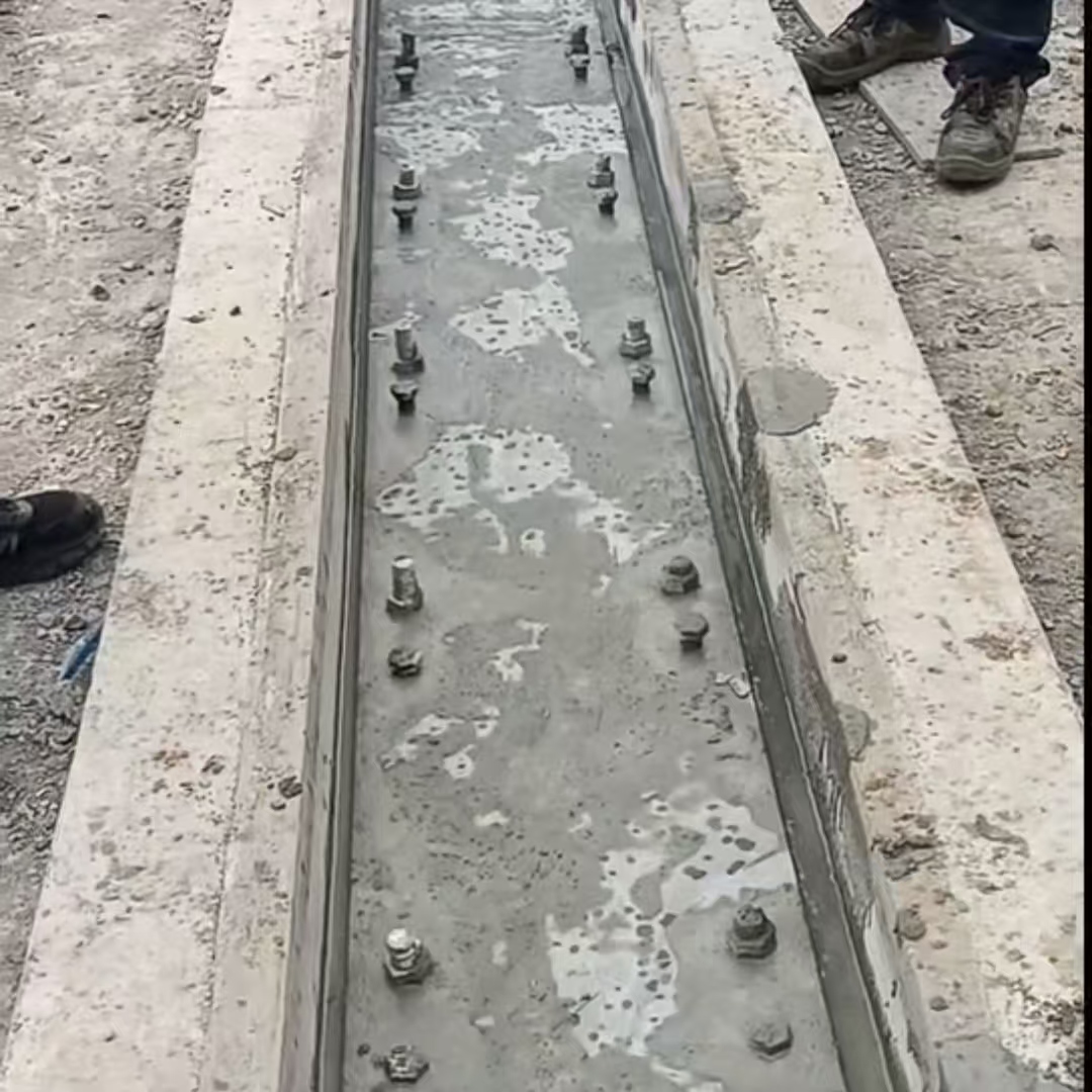 定海港口码头起重机龙门吊重型机械设备稳固用早强快凝轨道胶泥